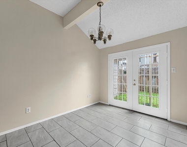 6338 Southwood Court N - Photo Thumbnail 3