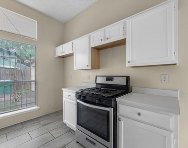 6338 Southwood Court N - Photo Thumbnail 6