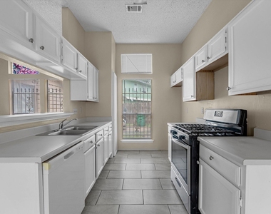 6338 Southwood Court N - Photo Thumbnail 5
