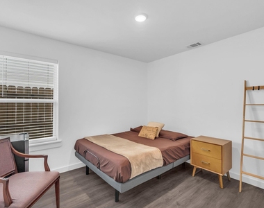 8124 Sterlingshire Street - Photo Thumbnail 17