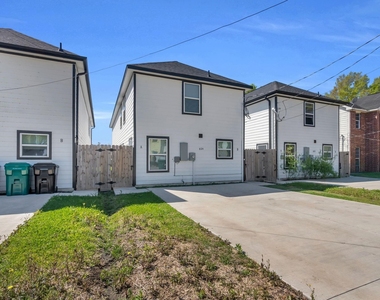 8124 Sterlingshire Street - Photo Thumbnail 2