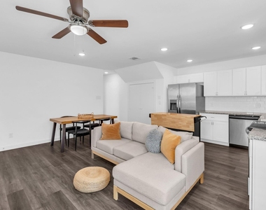 8124 Sterlingshire Street - Photo Thumbnail 7