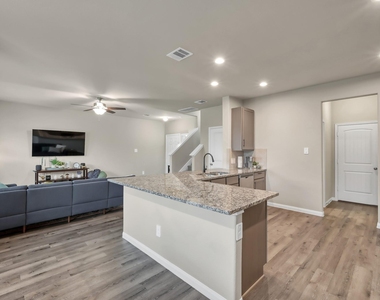 2717 Williams Grove Court - Photo Thumbnail 8