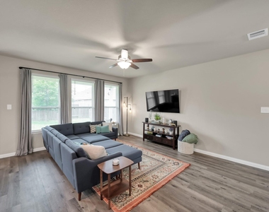 2717 Williams Grove Court - Photo Thumbnail 5