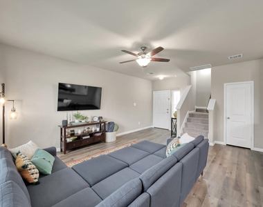 2717 Williams Grove Court - Photo Thumbnail 6