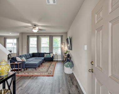 2717 Williams Grove Court - Photo Thumbnail 3
