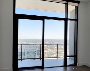 808 Crawford Street - Photo Thumbnail 10