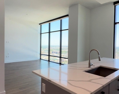 808 Crawford Street - Photo Thumbnail 5