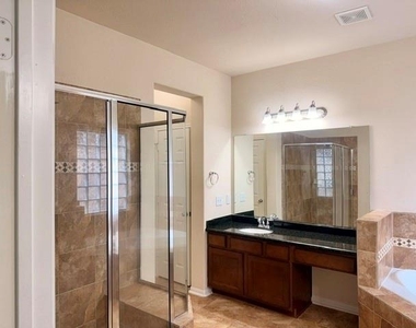 10002 Nathans Cove - Photo Thumbnail 17