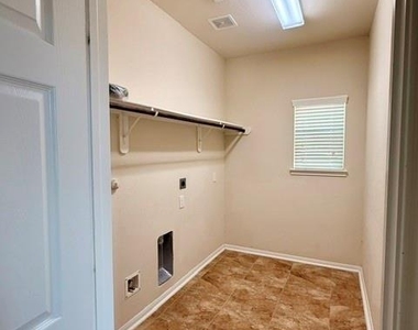 10002 Nathans Cove - Photo Thumbnail 3