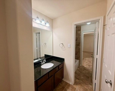 10002 Nathans Cove - Photo Thumbnail 33