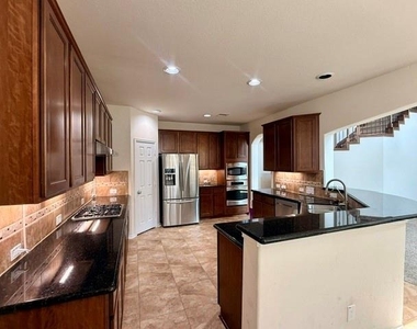 10002 Nathans Cove - Photo Thumbnail 9