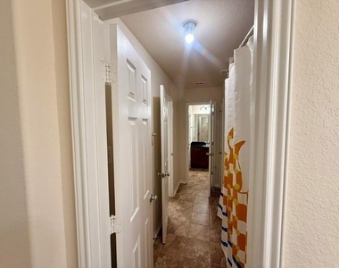 10002 Nathans Cove - Photo Thumbnail 22
