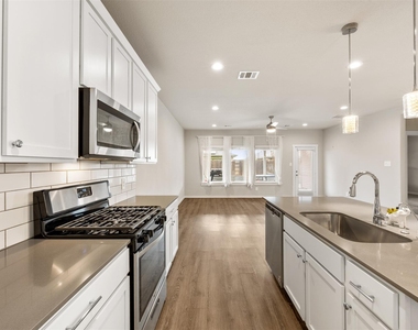 7514 Sonora Star Lane - Photo Thumbnail 12