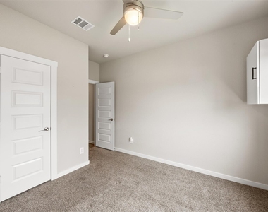7514 Sonora Star Lane - Photo Thumbnail 4