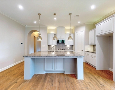 8870 Van Allen Drive - Photo Thumbnail 6