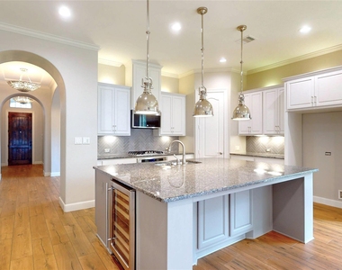 8870 Van Allen Drive - Photo Thumbnail 7