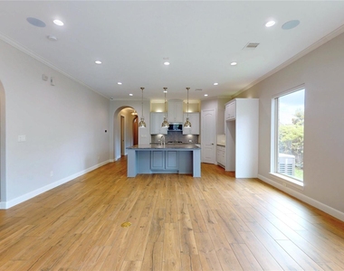 8870 Van Allen Drive - Photo Thumbnail 5