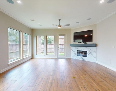 8870 Van Allen Drive - Photo Thumbnail 4