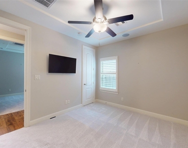 8870 Van Allen Drive - Photo Thumbnail 16