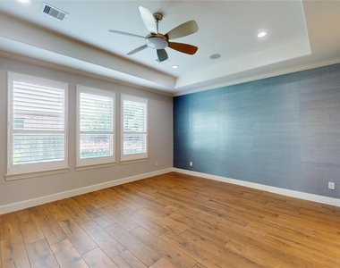 8870 Van Allen Drive - Photo Thumbnail 10