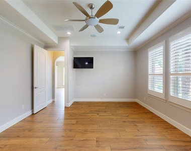 8870 Van Allen Drive - Photo Thumbnail 11