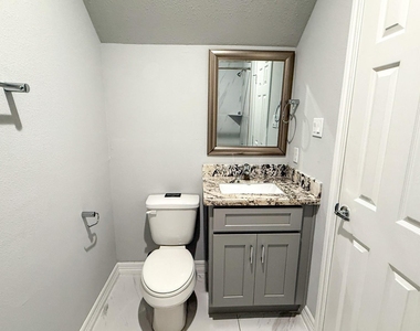 7823 Gladstone Street - Photo Thumbnail 14