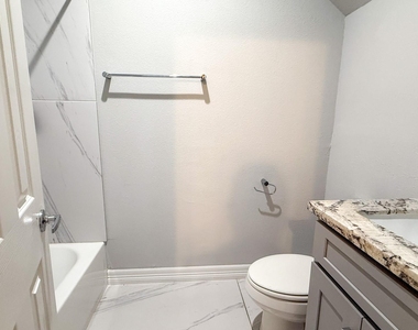 7823 Gladstone Street - Photo Thumbnail 12