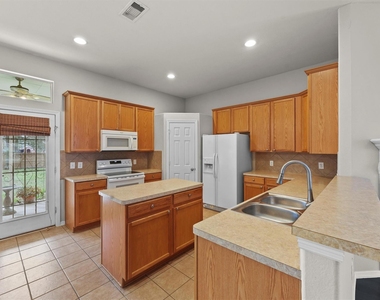 26975 Sabinal Trail - Photo Thumbnail 8