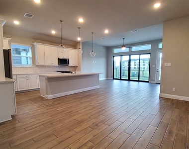 2106 Grapewood Lane - Photo Thumbnail 37