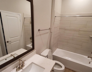 2106 Grapewood Lane - Photo Thumbnail 9
