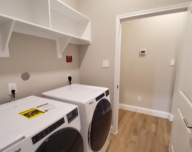 2106 Grapewood Lane - Photo Thumbnail 21
