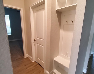 2106 Grapewood Lane - Photo Thumbnail 25