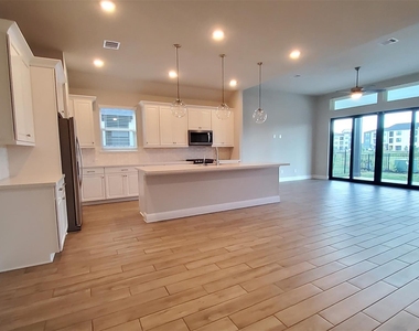 2106 Grapewood Lane - Photo Thumbnail 6