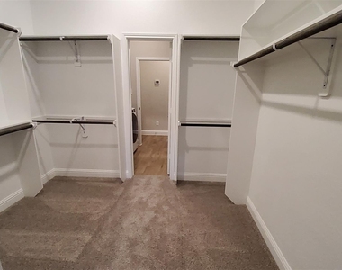 2106 Grapewood Lane - Photo Thumbnail 22