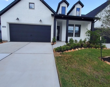 2106 Grapewood Lane - Photo Thumbnail 4