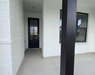 2106 Grapewood Lane - Photo Thumbnail 43