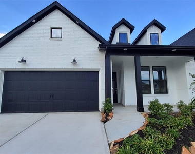 2106 Grapewood Lane - Photo Thumbnail 2