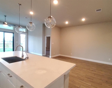 2106 Grapewood Lane - Photo Thumbnail 35