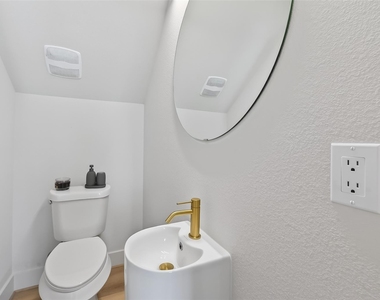 973 Highland Light Lane - Photo Thumbnail 11