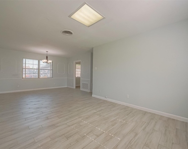 3426 Bradford Street - Photo Thumbnail 5