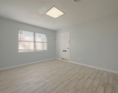 3426 Bradford Street - Photo Thumbnail 8