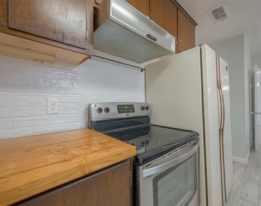 3426 Bradford Street - Photo Thumbnail 22