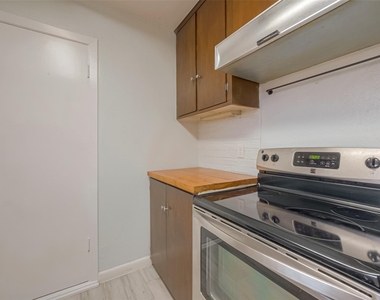 3426 Bradford Street - Photo Thumbnail 21