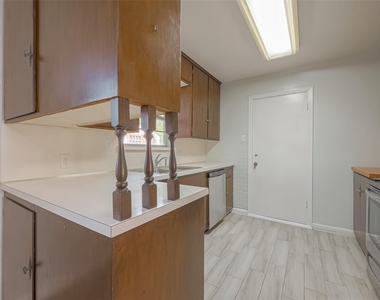 3426 Bradford Street - Photo Thumbnail 20