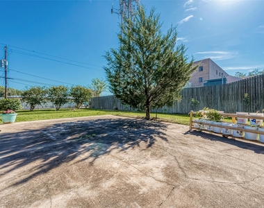3426 Bradford Street - Photo Thumbnail 38
