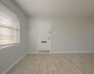 3426 Bradford Street - Photo Thumbnail 7