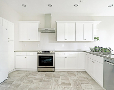 5300 Mercer Street - Photo Thumbnail 10