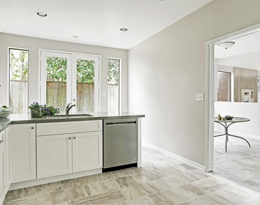 5300 Mercer Street - Photo Thumbnail 11