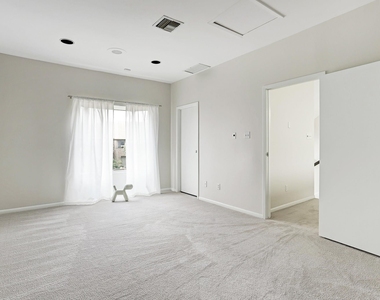 5300 Mercer Street - Photo Thumbnail 18